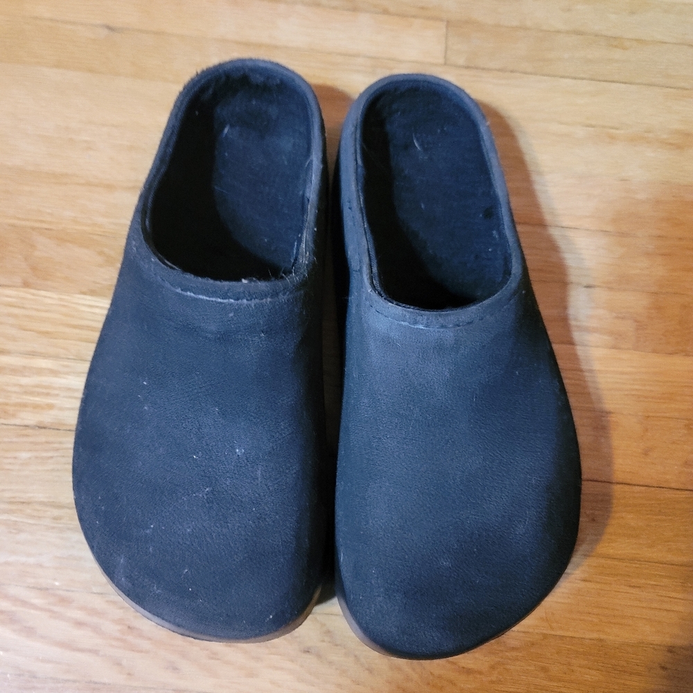 MENS BLACK SLIDE-ON MULES- SIZE 11